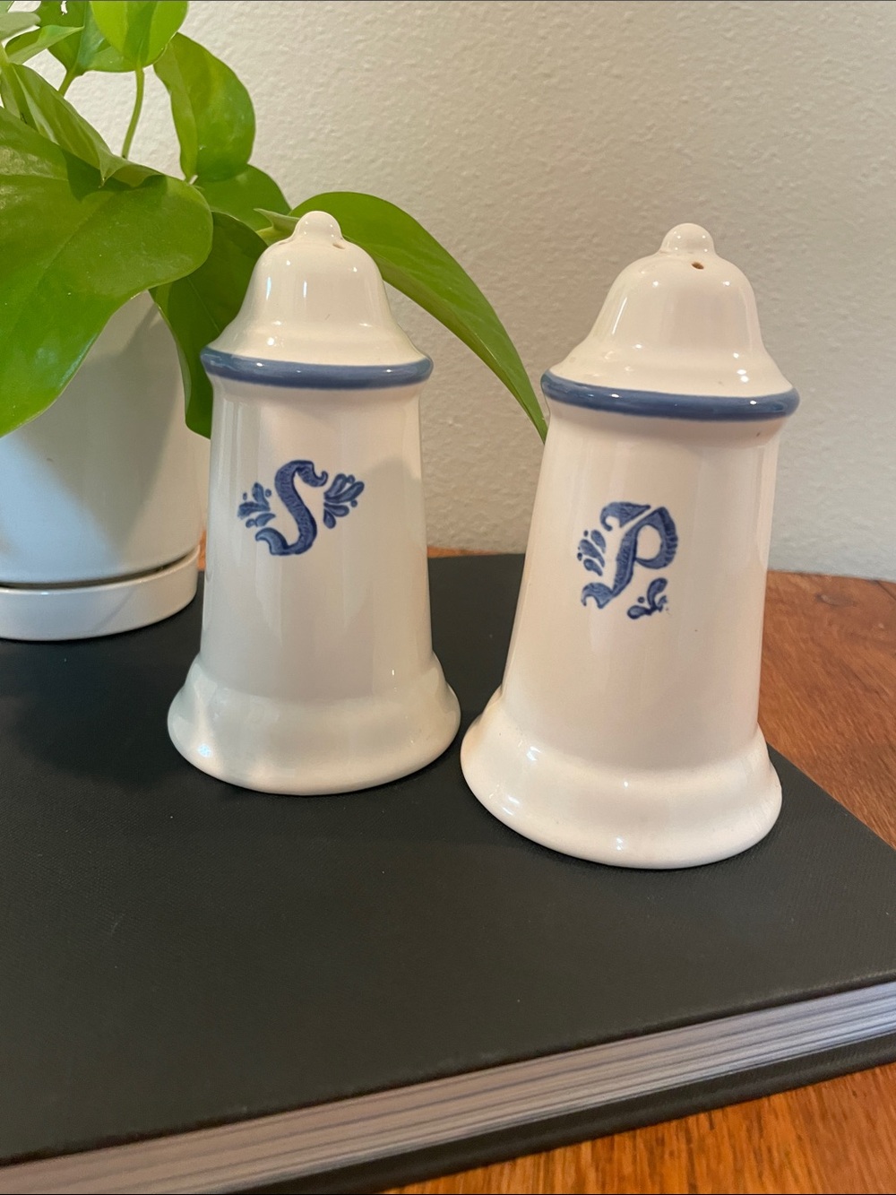 Vintage Pfaltzgraff Yorktowne Salt & Pepper Shakers | Blue Floral | Made in USA